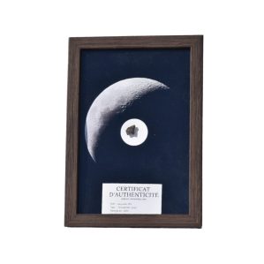 Météorite lunaire encadrée - Achondrite
